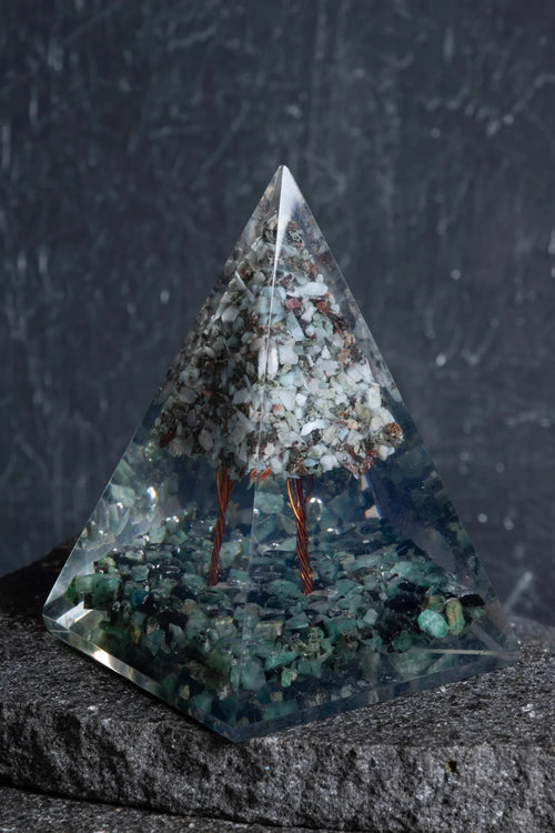Sertifikalı Larimar & Zümrüt Ağaçlı Piramit