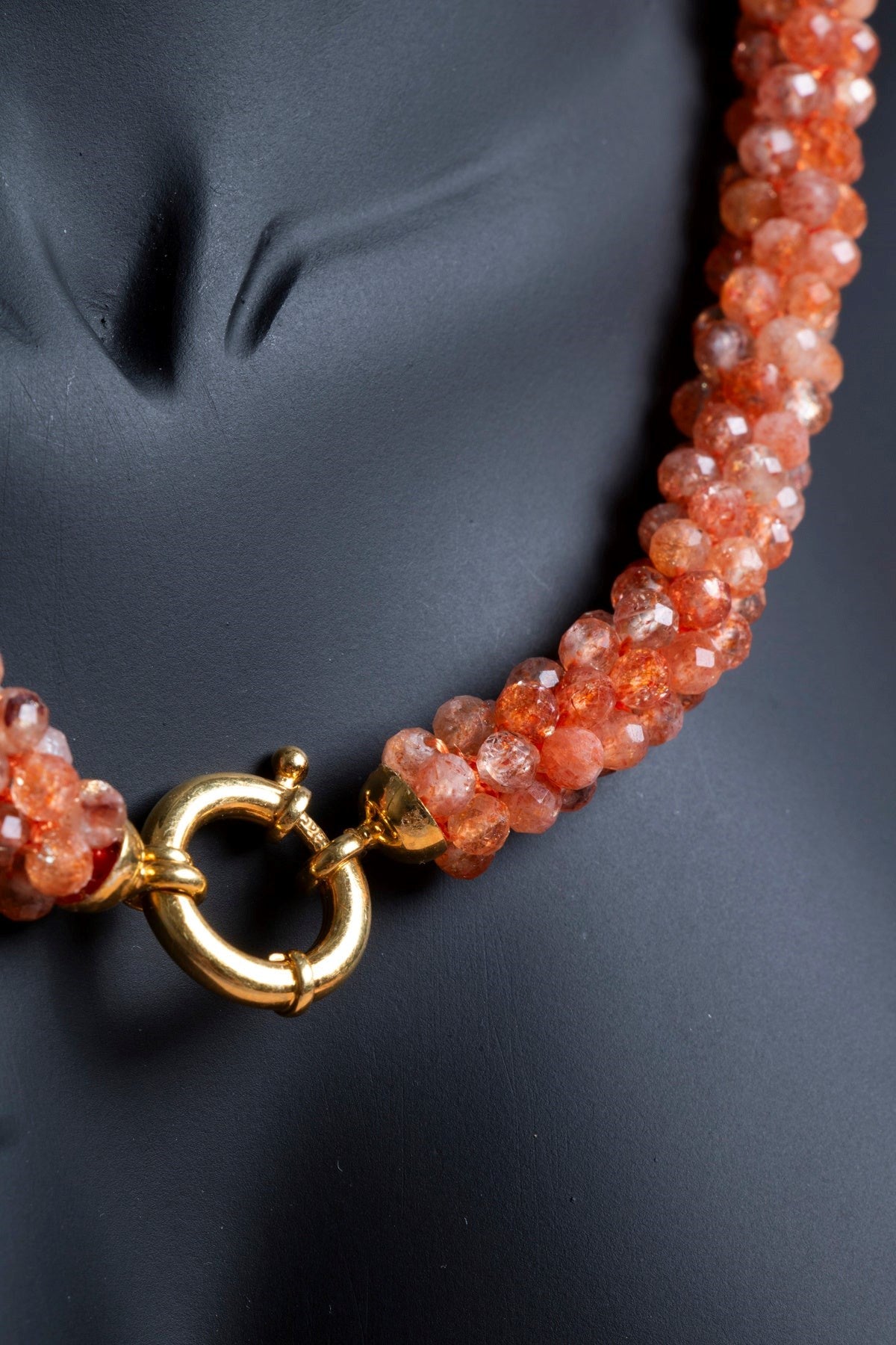 El İşçiliği Örme Güneş Taşı Gümüş Kapama Kolye (SK:101)