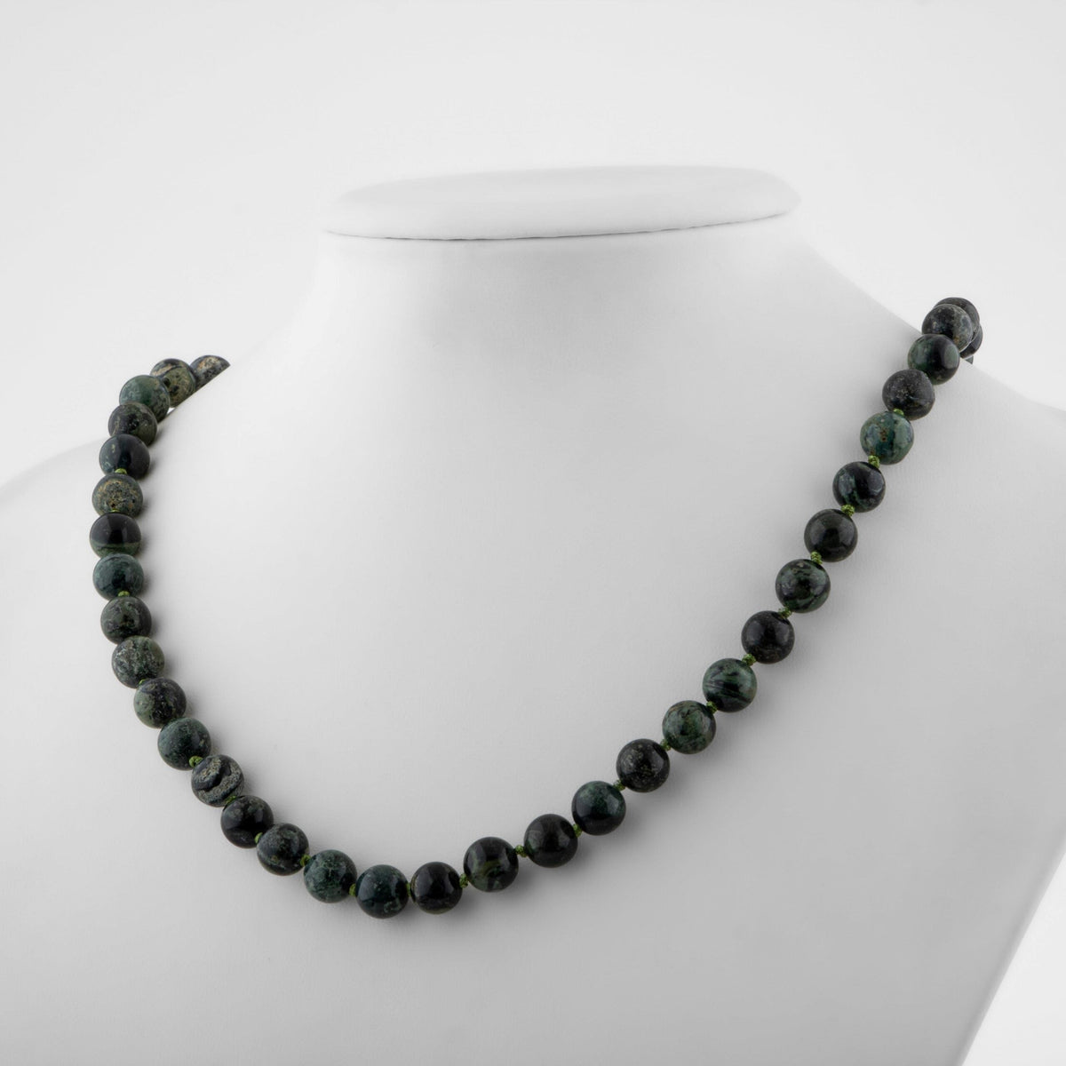 Yosunlu Akik Doğal Taş Kolye – 8 mm Düğümlü, Unisex Tasarım (50 cm)