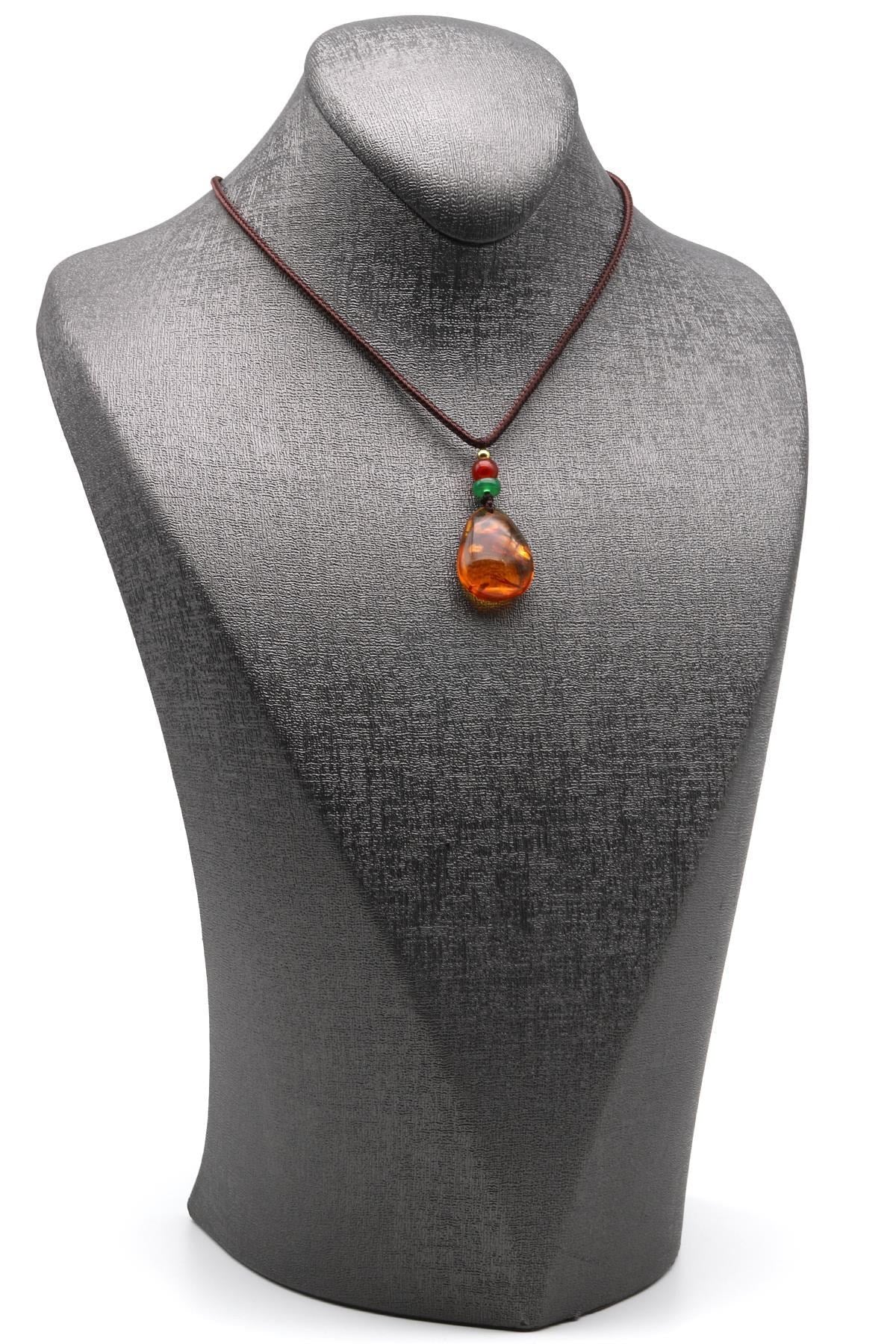 Damla Kehribar Siyah İpli Kolye – 18 × 26 mm | 38 cm | 4 gr