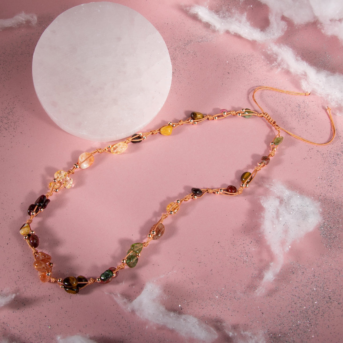 Aslan Burcu Doğal Taş Makrome Kolye – Bordo Granat (Lal), Güneş Taşı, Jasper, Kaplan Gözü, Kehribar, Renkli Turmalin & Sitrin – Özel Tasarım