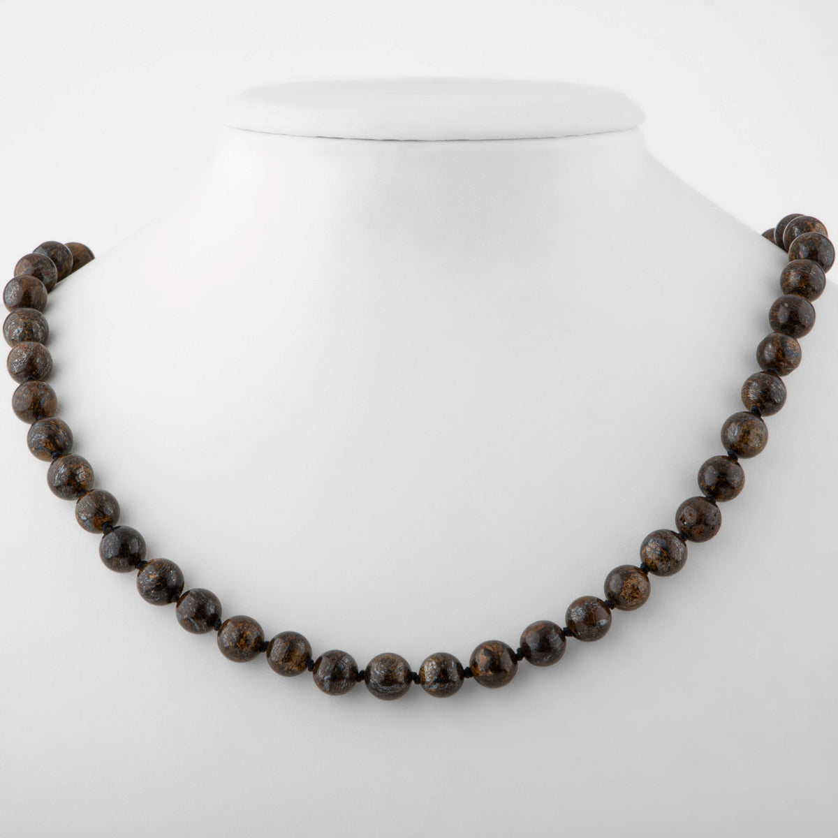 Bronzit Doğal Taş Kolye – 8 mm Düğümlü, Unisex Tasarım (50 cm)