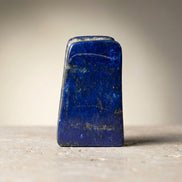 Lapis Lazuli Doğal Taş Parça – 202 gr | 5 × 7,5 cm
