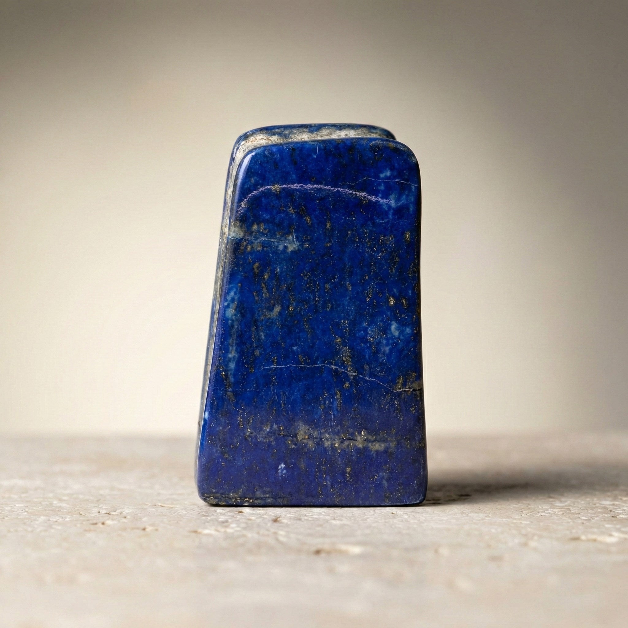 Lapis Lazuli Doğal Taş Parça – 202 gr | 5 × 7,5 cm