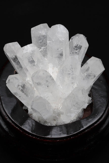Kristal Kuvars Doğal Taş Standlı Parça – 10 × 10 cm | 456 gr