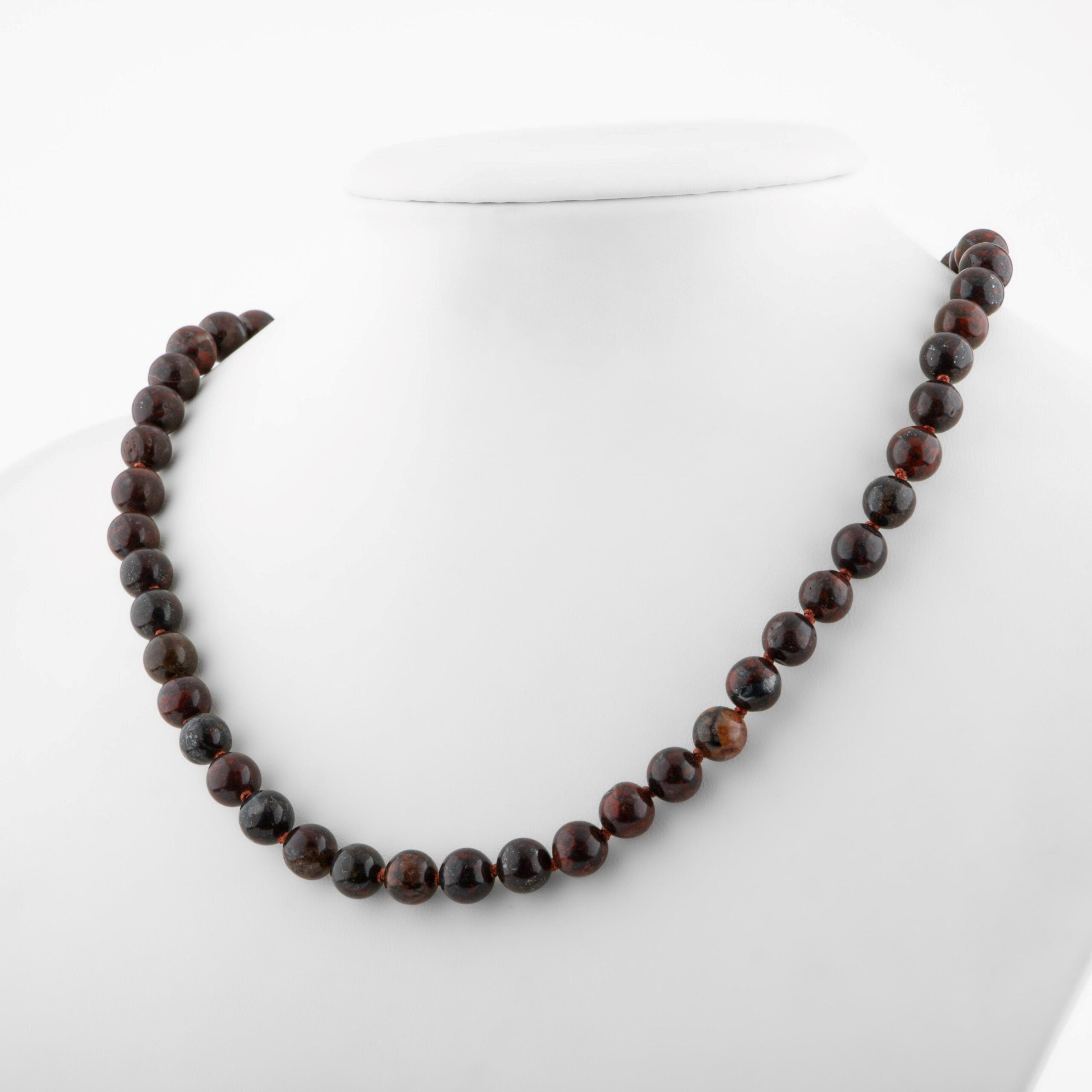 Dragon Jasper Doğal Taş Kolye – 8 mm Düğümlü, Unisex Tasarım (50 cm)