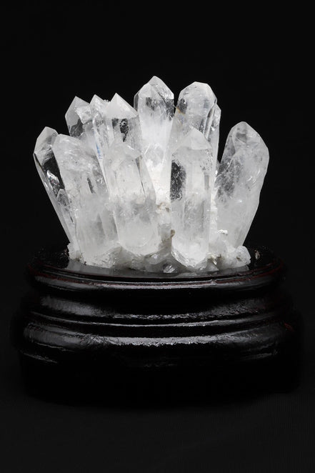 Kristal Kuvars Doğal Taş Standlı Ham Parça – 10 × 10 cm | 478 gr