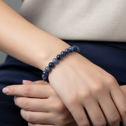 Sodalit 8 mm Merdiven Kapama Doğal Taş Bileklik – El İşçiliği