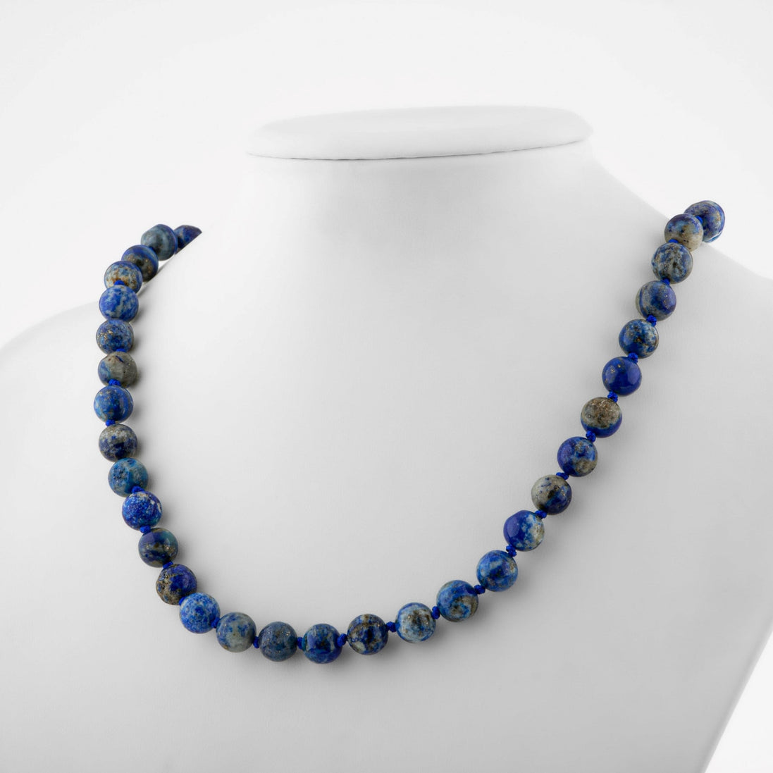 Lapis Lazuli Doğal Taş Kolye – 8 mm Düğümlü, Unisex Tasarım (50 cm)