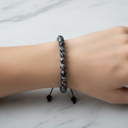 Karlı Obsidyen 6 mm Merdiven Kapama Doğal Taş Bileklik – El İşçiliği