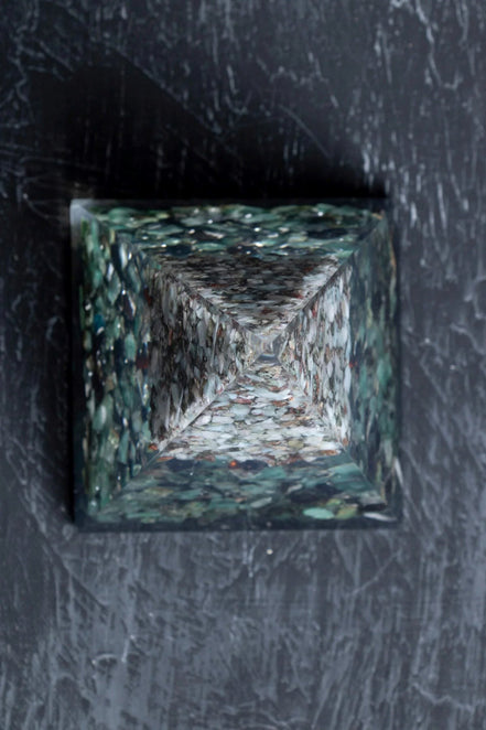 Larimar & Zümrüt Ağaçlı Piramit