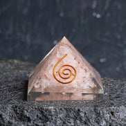 Pembe kuvars Piramit