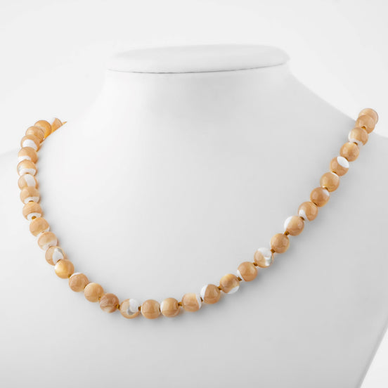 Sedef Doğal Taş Kolye – 8 mm Düğümlü, Unisex Tasarım (50 cm)
