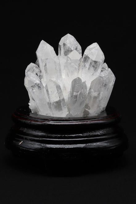 Kristal Kuvars Doğal Taş Standlı Parça – 10 × 10 cm | 456 gr