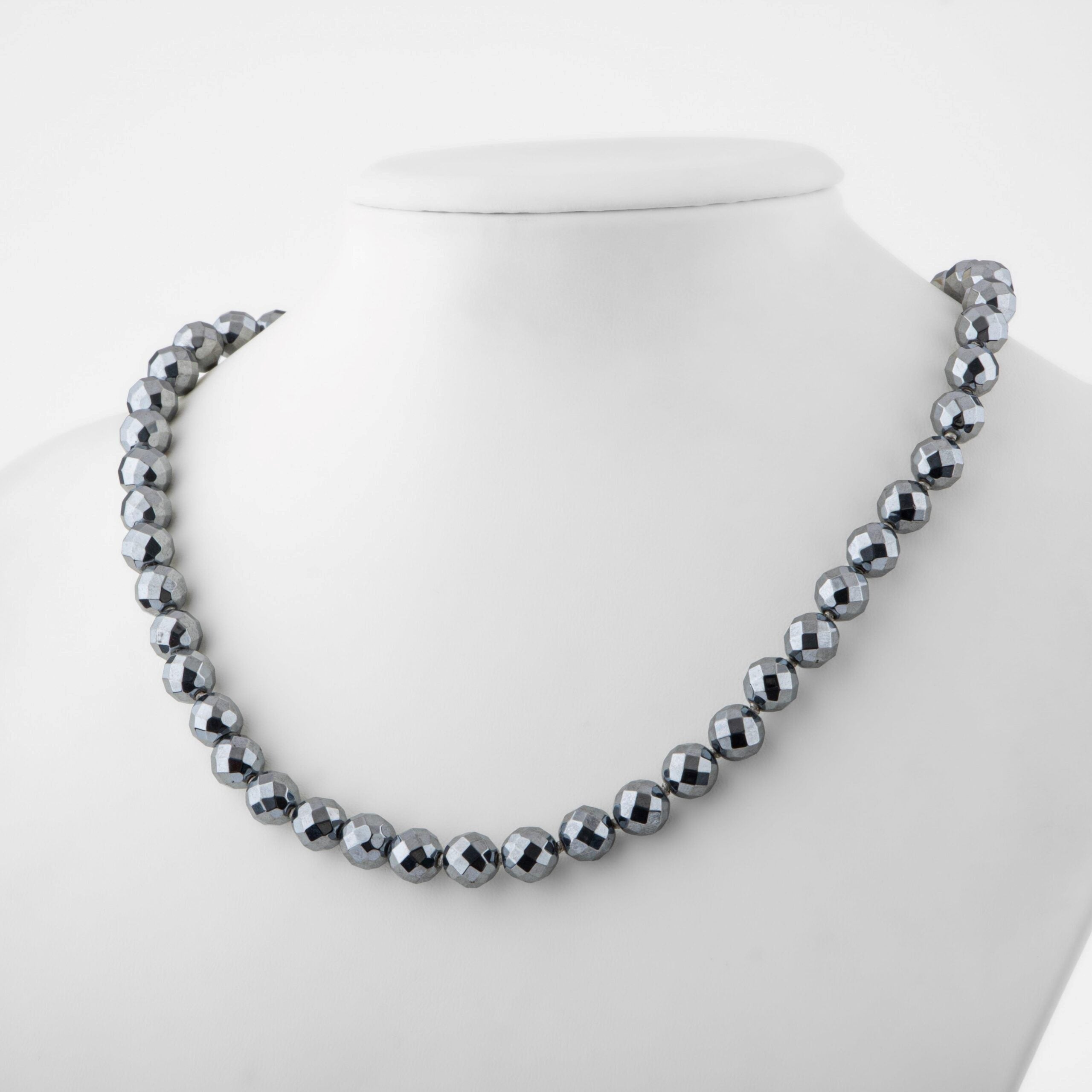Trehartz Doğal Taş Kolye – 8 mm Düğümlü, Unisex Tasarım