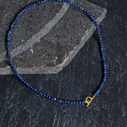 Lapis Lazuli Doğal Taş Kolye – Gümüş Kapamalı, Unisex Şık Tasarım