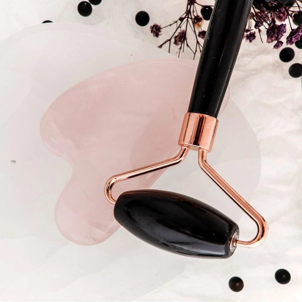 Obsidyen Roller ve Pembe Kuvars Kalpli Gua Sha Takımı