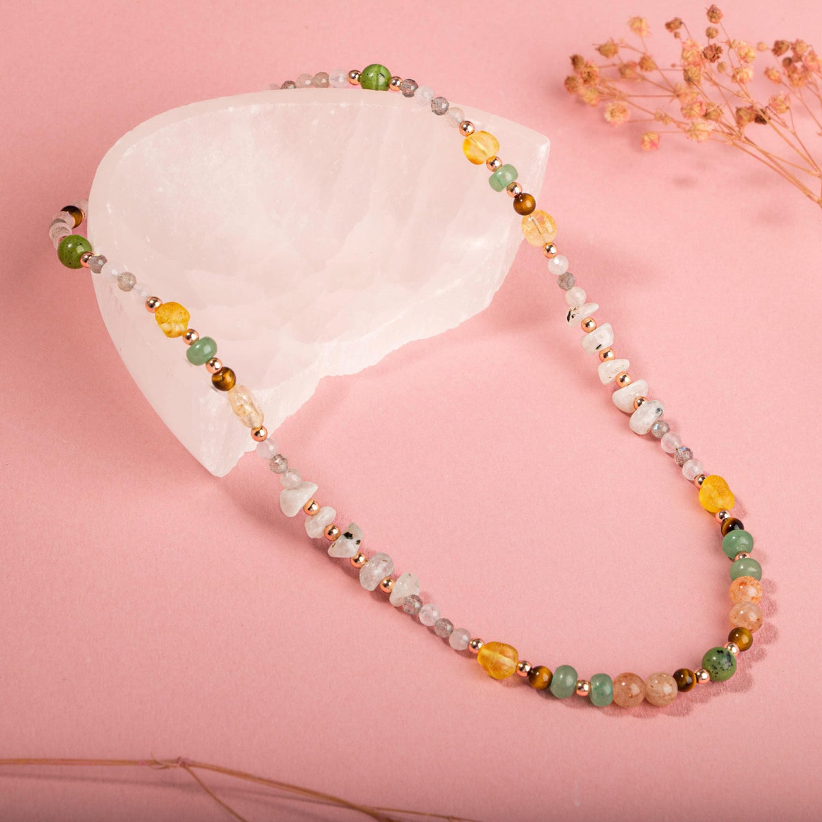 Yeşim, Kaplan Gözü, Hematit, Güneş Taşı, Aventurin, Sitrin, Kehribar, Labradorit, Ay Taşı & Pembe Kuvars Doğal Taş Kolye – Özel Tasarım (50 cm)