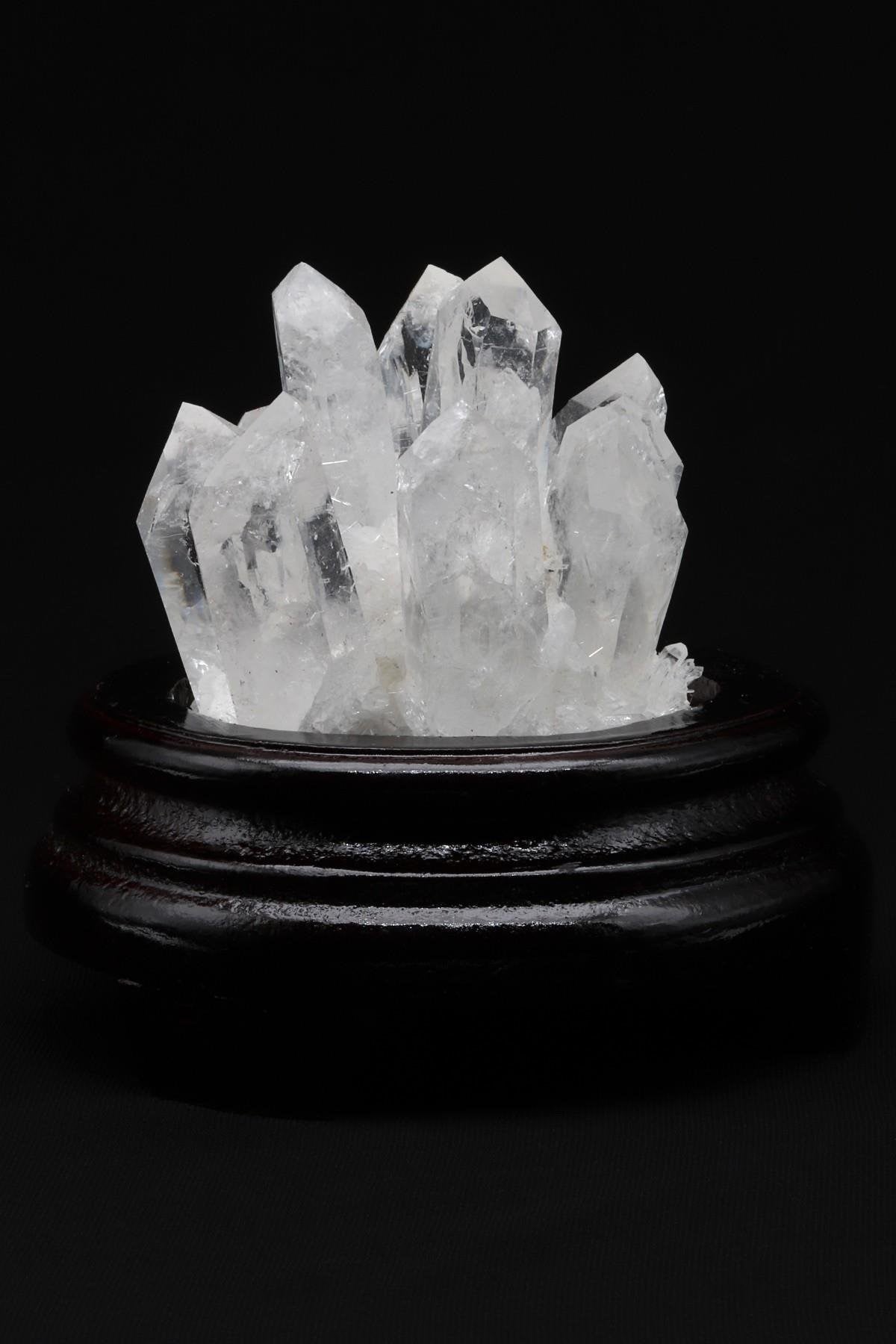 Kristal Kuvars Doğal Taş Standlı Parça – 10 × 10 cm | 429 gr