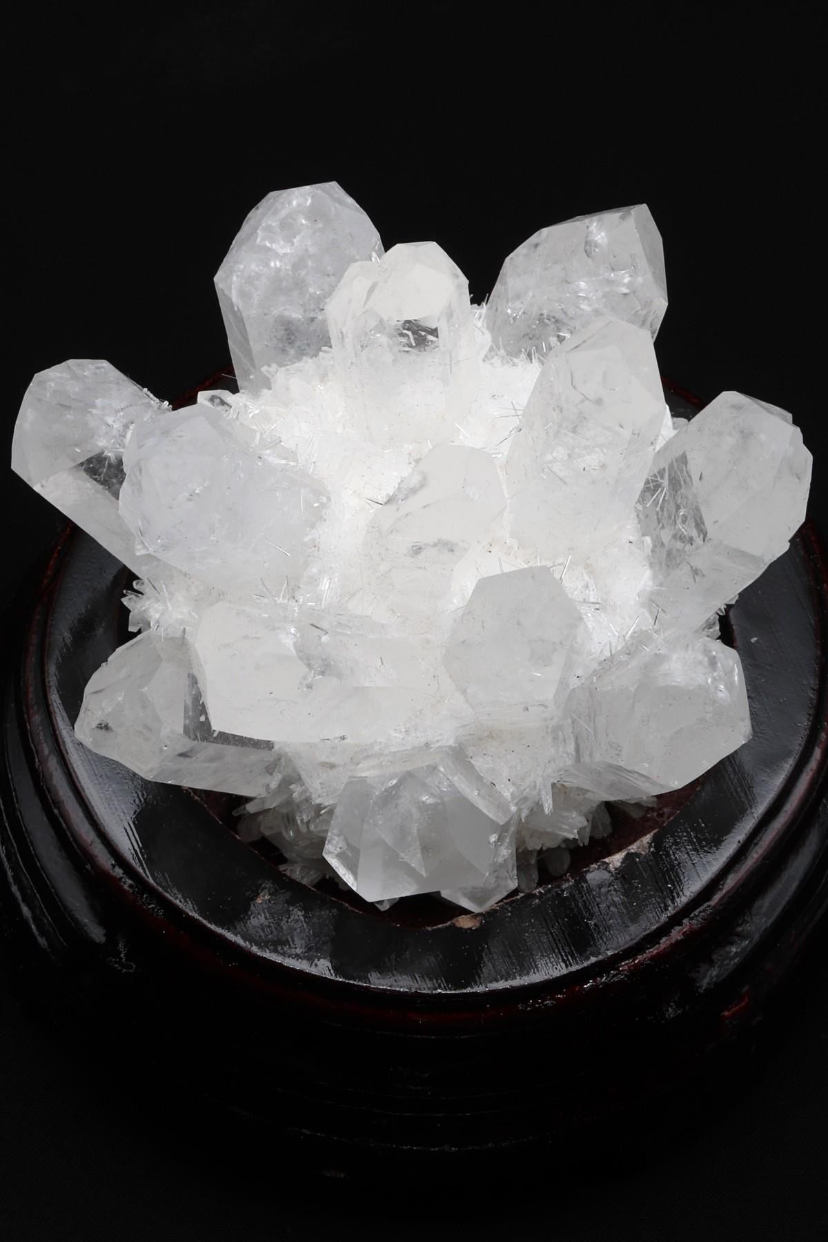 Kristal Kuvars Doğal Taş Standlı Parça – 10 × 10 cm | 488 gr