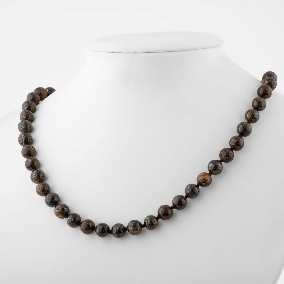 Bronzit Doğal Taş Kolye – 8 mm Düğümlü, Unisex Tasarım (50 cm)