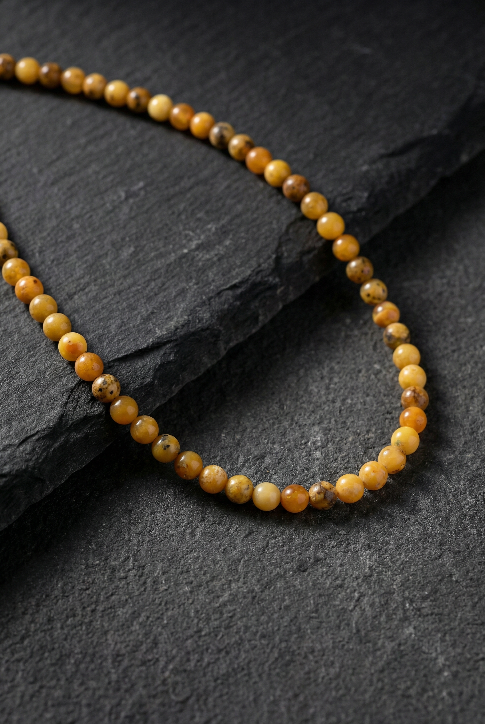 Sertifikalı Kaya Damla Kehribar 8 mm Kolye – 45 cm