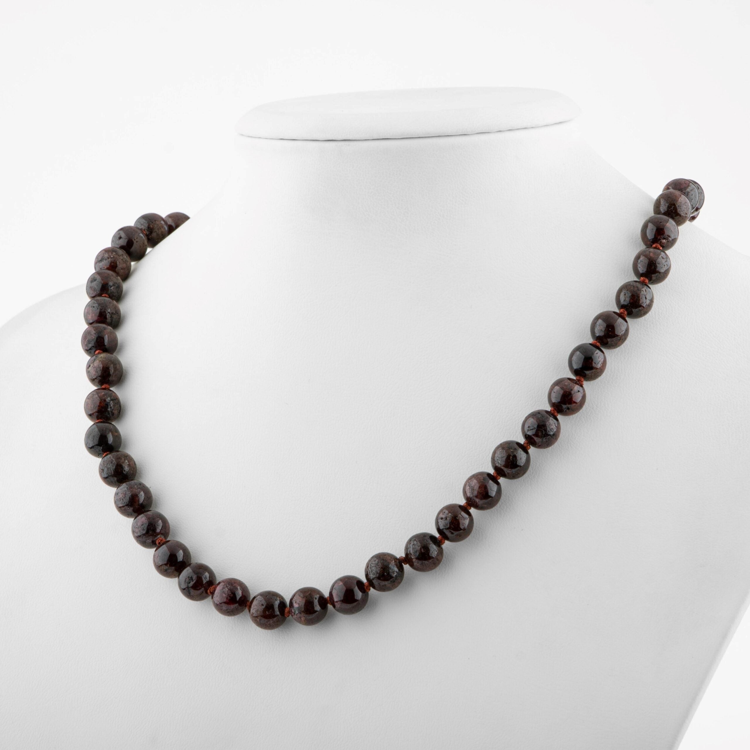 Bordo Granat (Lal) Doğal Taş Kolye – 8 mm Düğümlü, Unisex Tasarım (50 cm)
