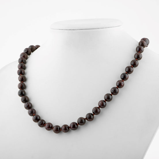 Bordo Granat (Lal) Doğal Taş Kolye – 8 mm Düğümlü, Unisex Tasarım (50 cm)
