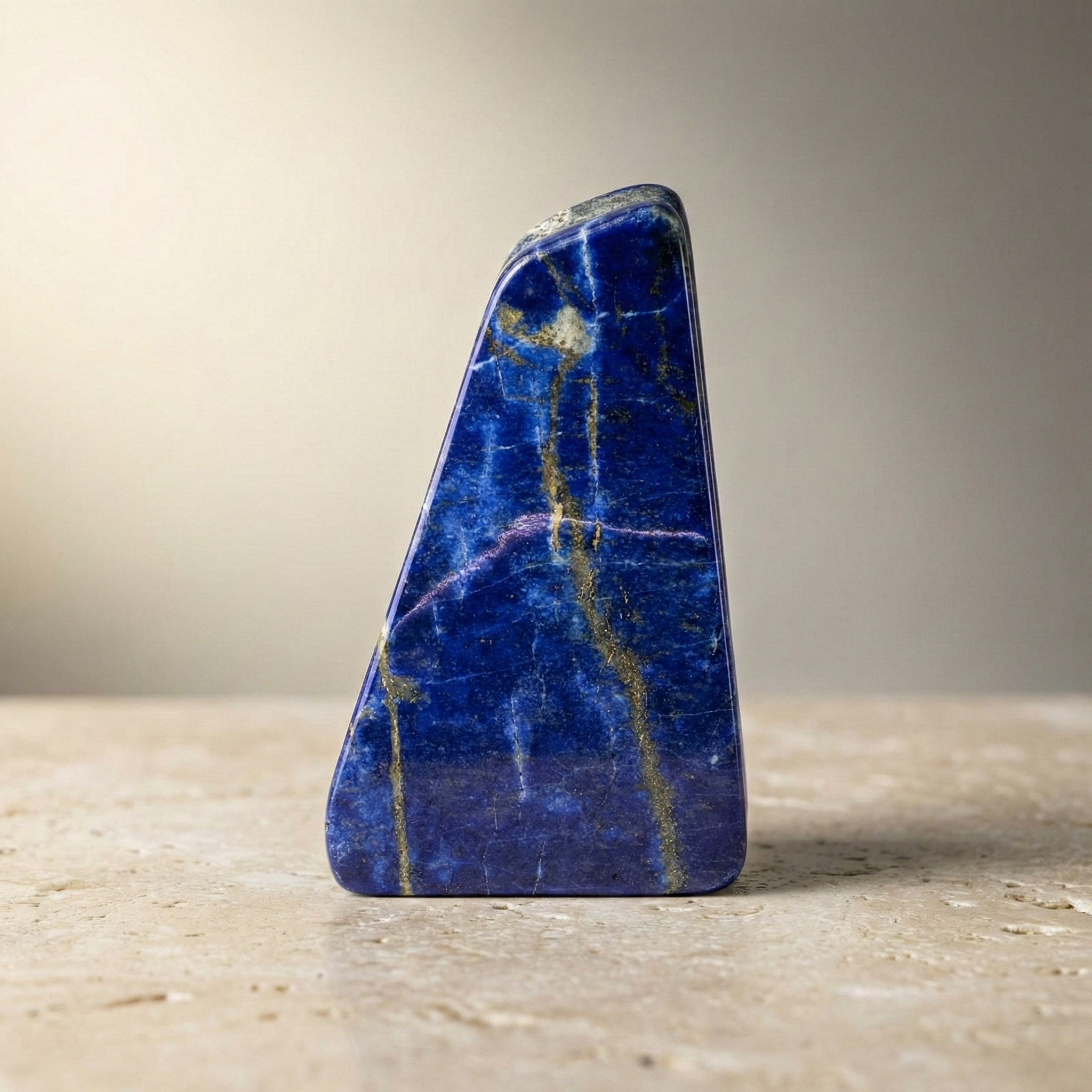 Lapis Lazuli Doğal Taş Parça – 334 gr | 6,5 × 11 cm