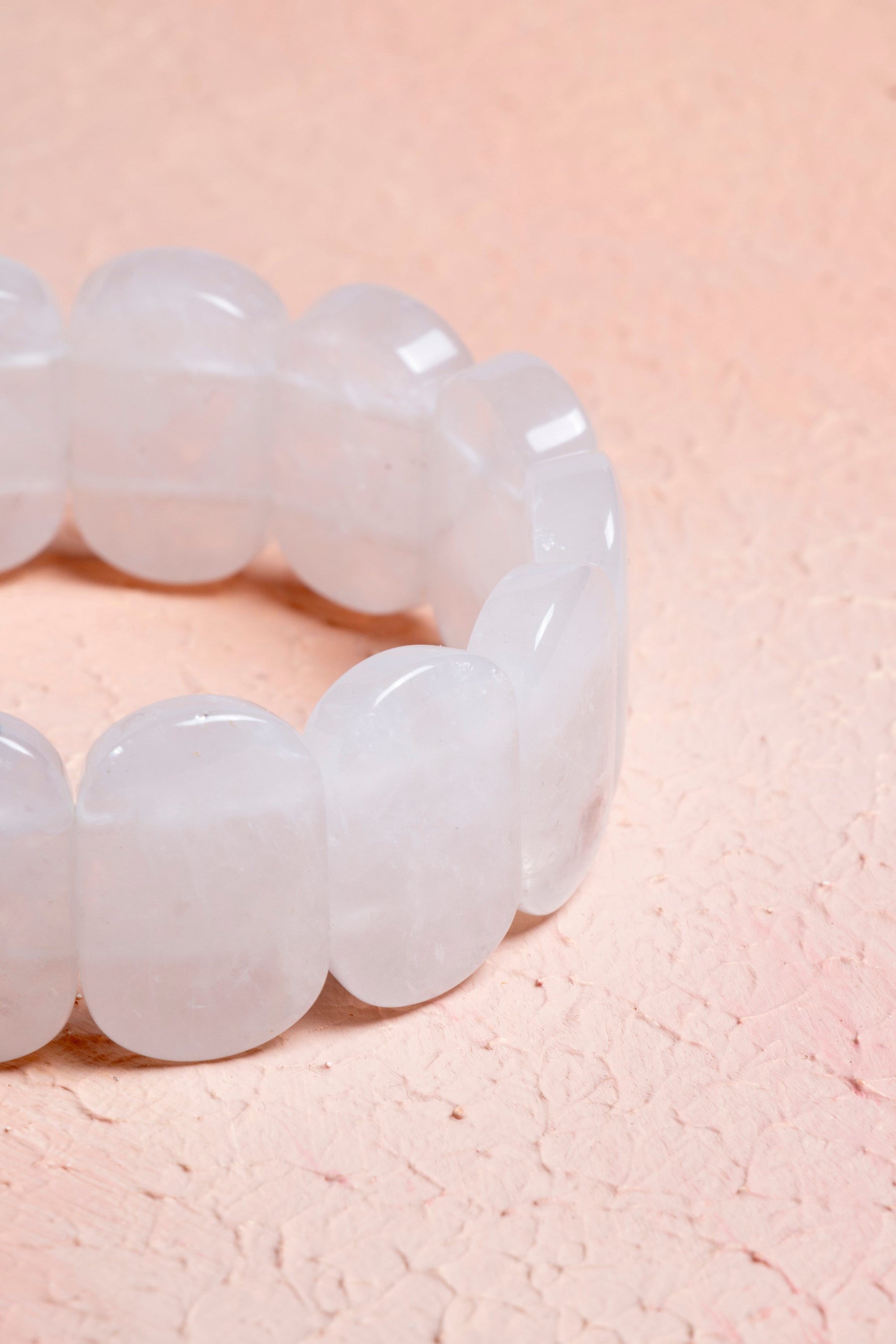 Kristal Kuvars Geniş Kesim Doğal Taş Bileklik – Unisex Şık Tasarım (9 x 14 mm Özel Kesim)