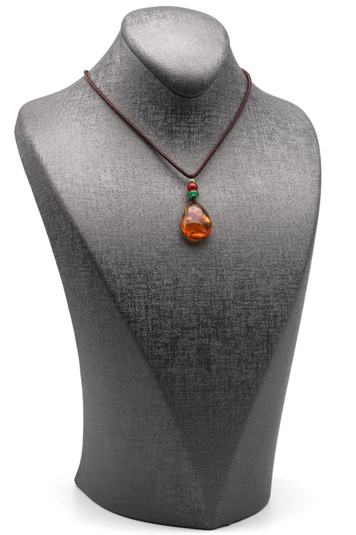 Damla Kehribar Siyah İpli Kolye – 18 × 26 mm | 38 cm | 4 gr