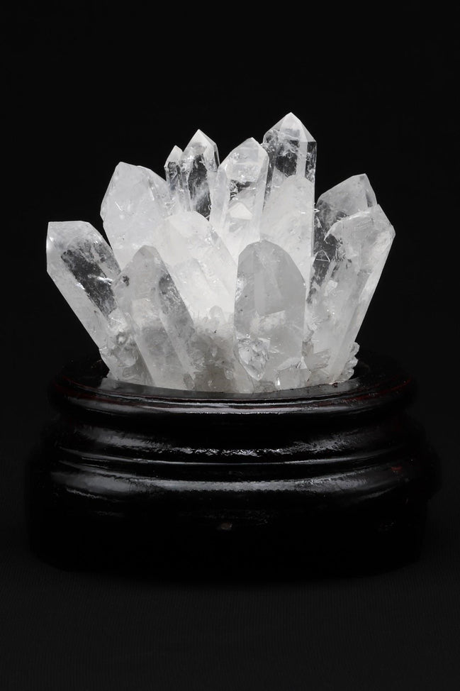 Kristal Kuvars Doğal Taş Standlı Parça – 10 × 10 cm | 488 gr