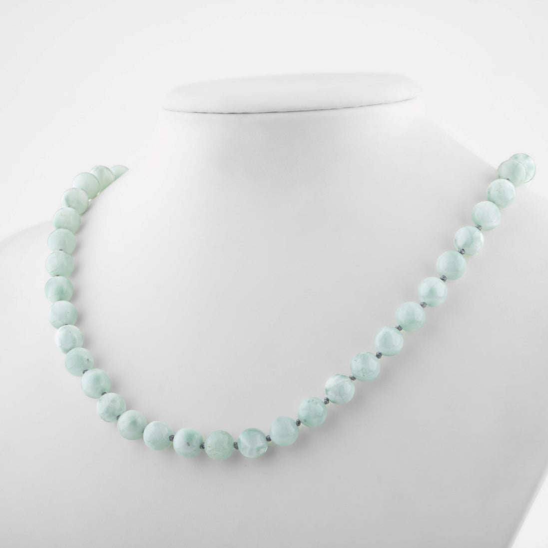 Mavi Larimar Doğal Taş Kolye – 8 mm Düğümlü, Unisex Tasarım (50 cm)