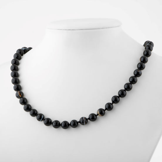 Siyah Göz Akik Doğal Taş Kolye – 8 mm Düğümlü, Unisex Tasarım (50 cm)