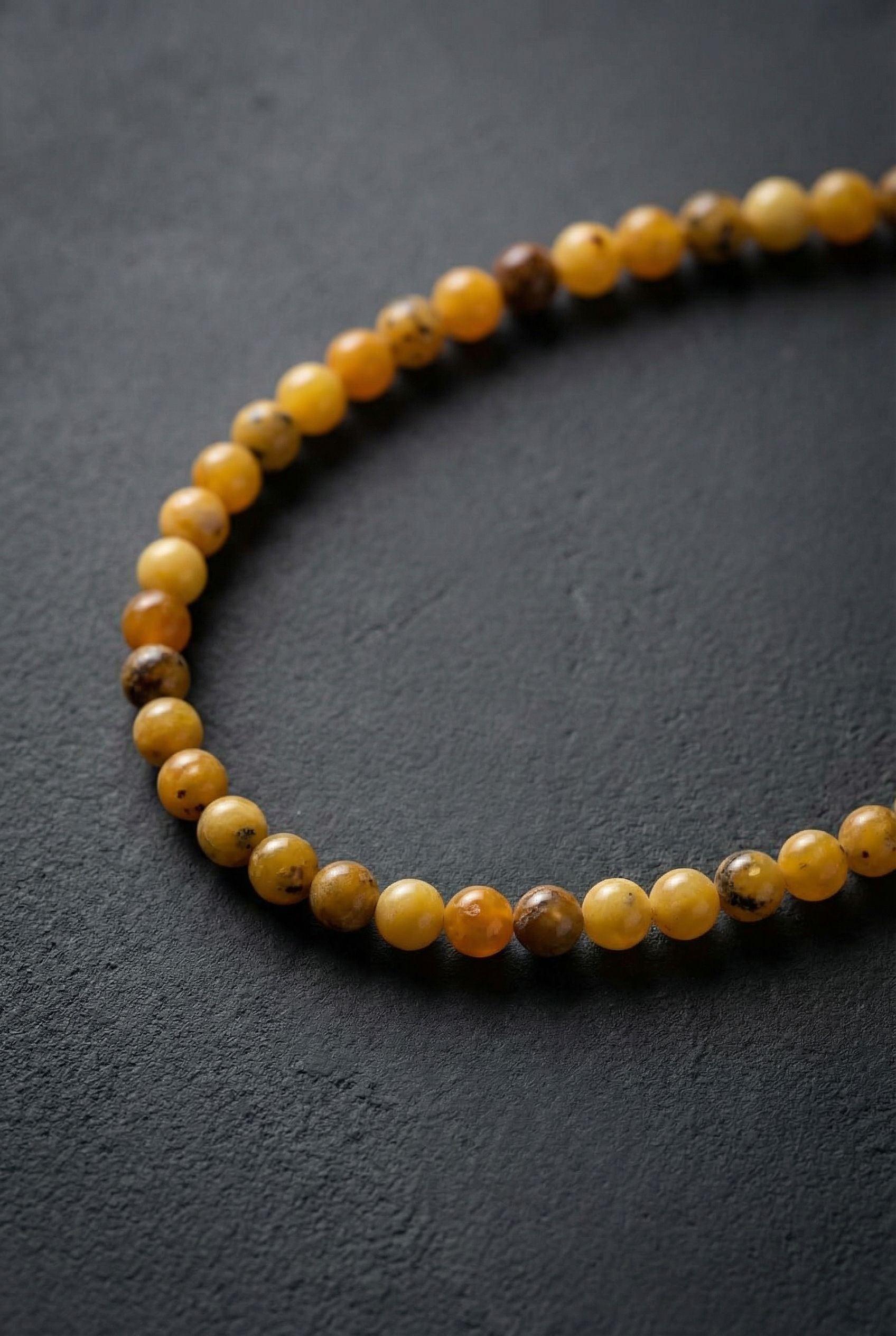 Sertifikalı Kaya Damla Kehribar 8 mm Kolye – 45 cm