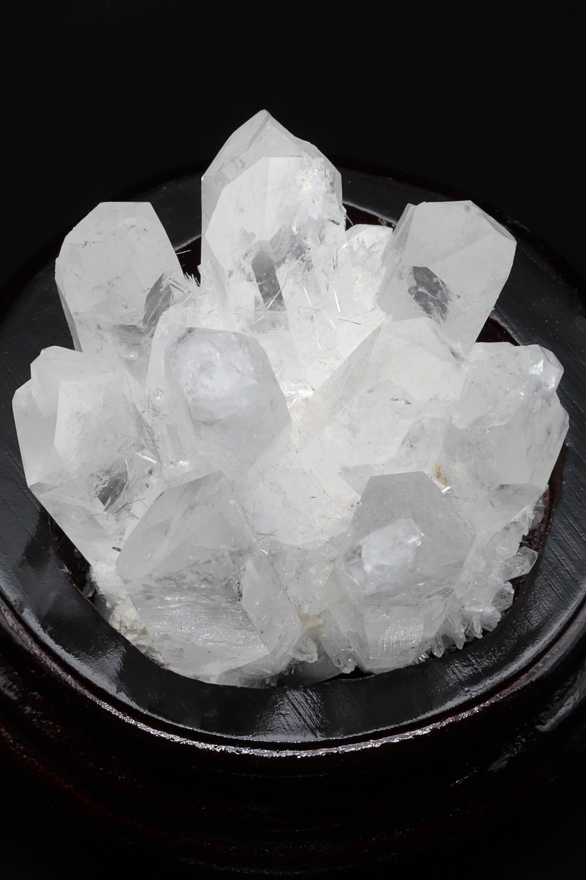 Kristal Kuvars Doğal Taş Standlı Parça – 10 × 10 cm | 429 gr
