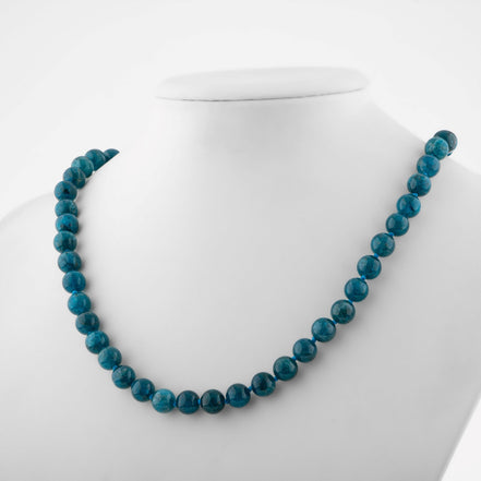 Mavi Apatit Doğal Taş Kolye – 8 mm Düğümlü, Unisex Tasarım (50 cm)