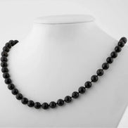Nuummite 8 mm Düğümlü Doğal Taş Kolye