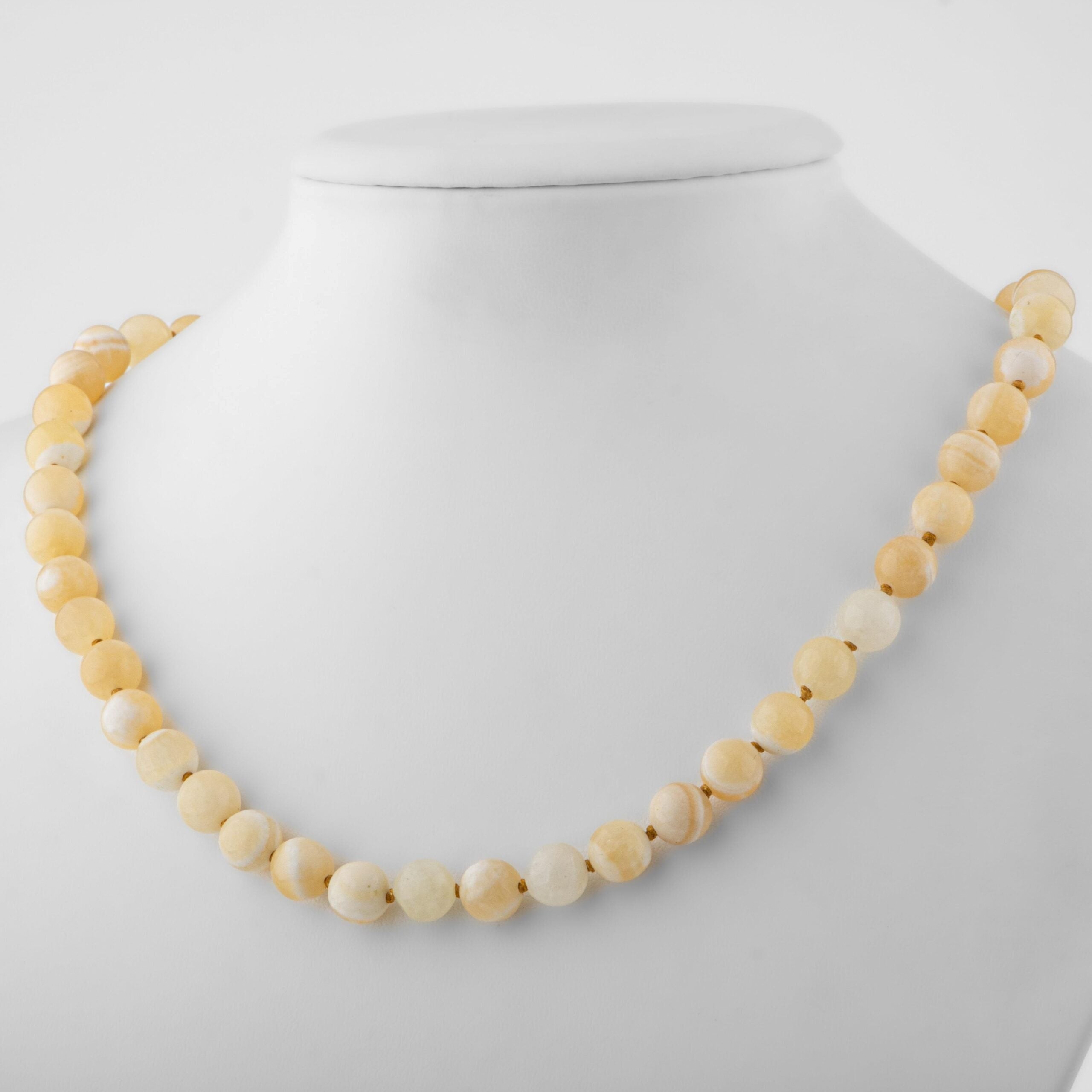 Aragonit Doğal Taş Kolye – 8 mm Düğümlü, Unisex Tasarım (50 cm)