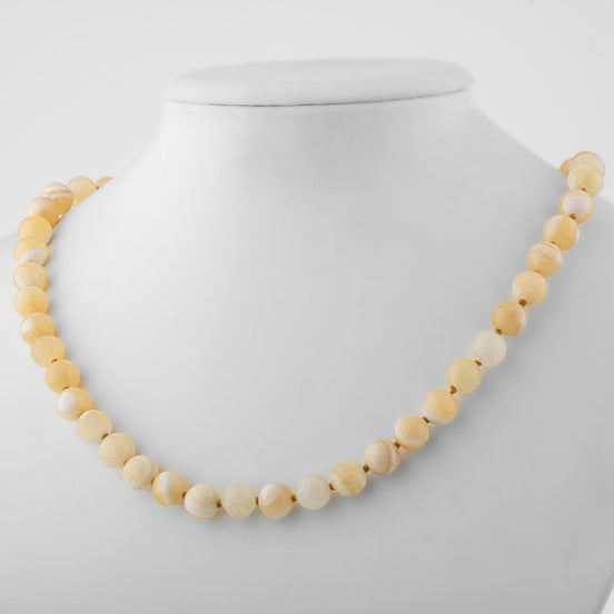 Aragonit Doğal Taş Kolye – 8 mm Düğümlü, Unisex Tasarım (50 cm)