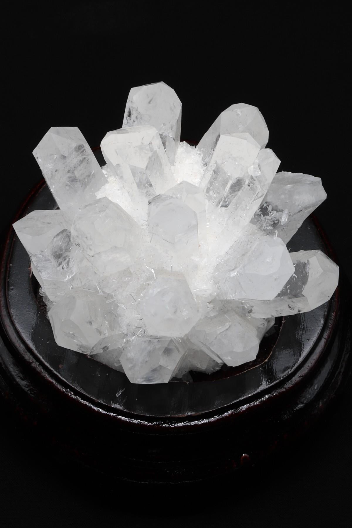 Kristal Kuvars Doğal Taş Standlı Ham Parça – 10 × 10 cm | 478 gr