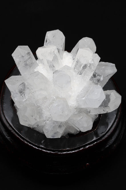 Kristal Kuvars Doğal Taş Standlı Ham Parça – 10 × 10 cm | 478 gr