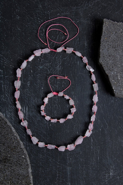 Ham Pembe Kuvars Doğal Taş Takım – Kolye & Bileklik Set, Unisex Şık Tasarım