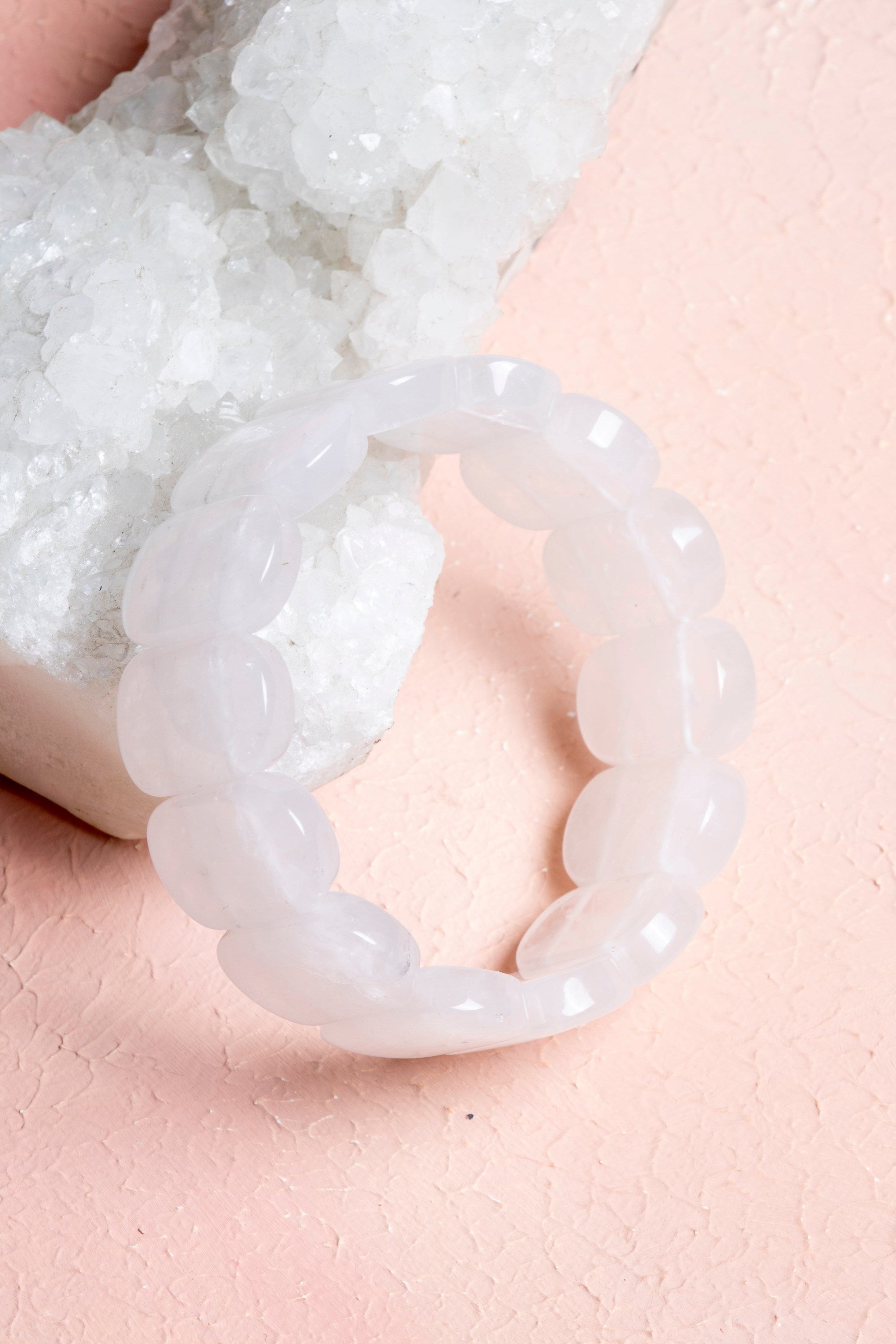 Kristal Kuvars Geniş Kesim Doğal Taş Bileklik – Unisex Şık Tasarım (9 x 14 mm Özel Kesim)