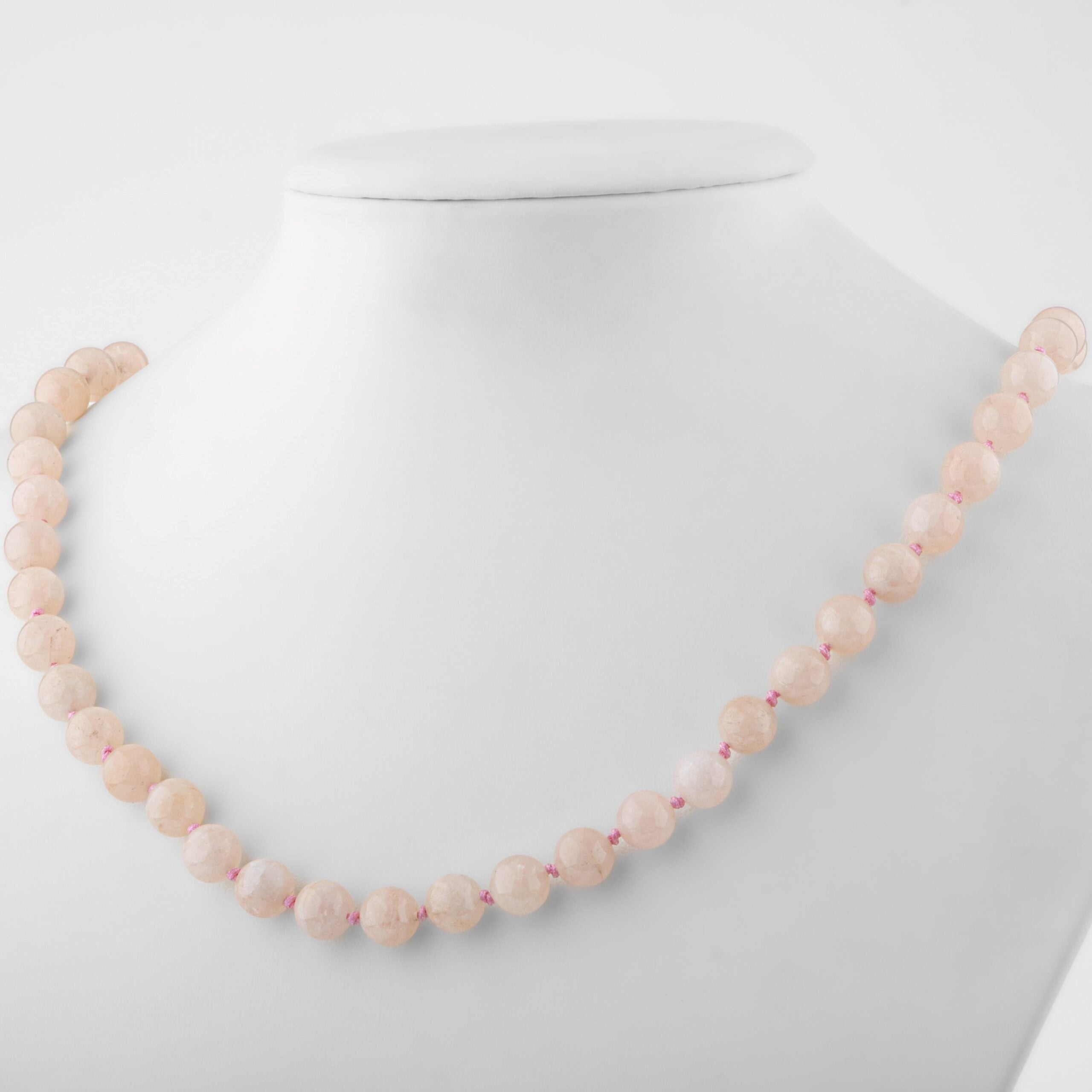 Morganit Doğal Taş Kolye – 8 mm Düğümlü, Unisex Tasarım (50 cm)