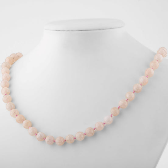 Morganit Doğal Taş Kolye – 8 mm Düğümlü, Unisex Tasarım (50 cm)