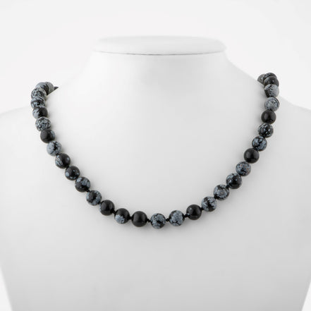 Karlı Obsidyen Doğal Taş Kolye – 8 mm Düğümlü, Unisex Tasarım (50 cm)