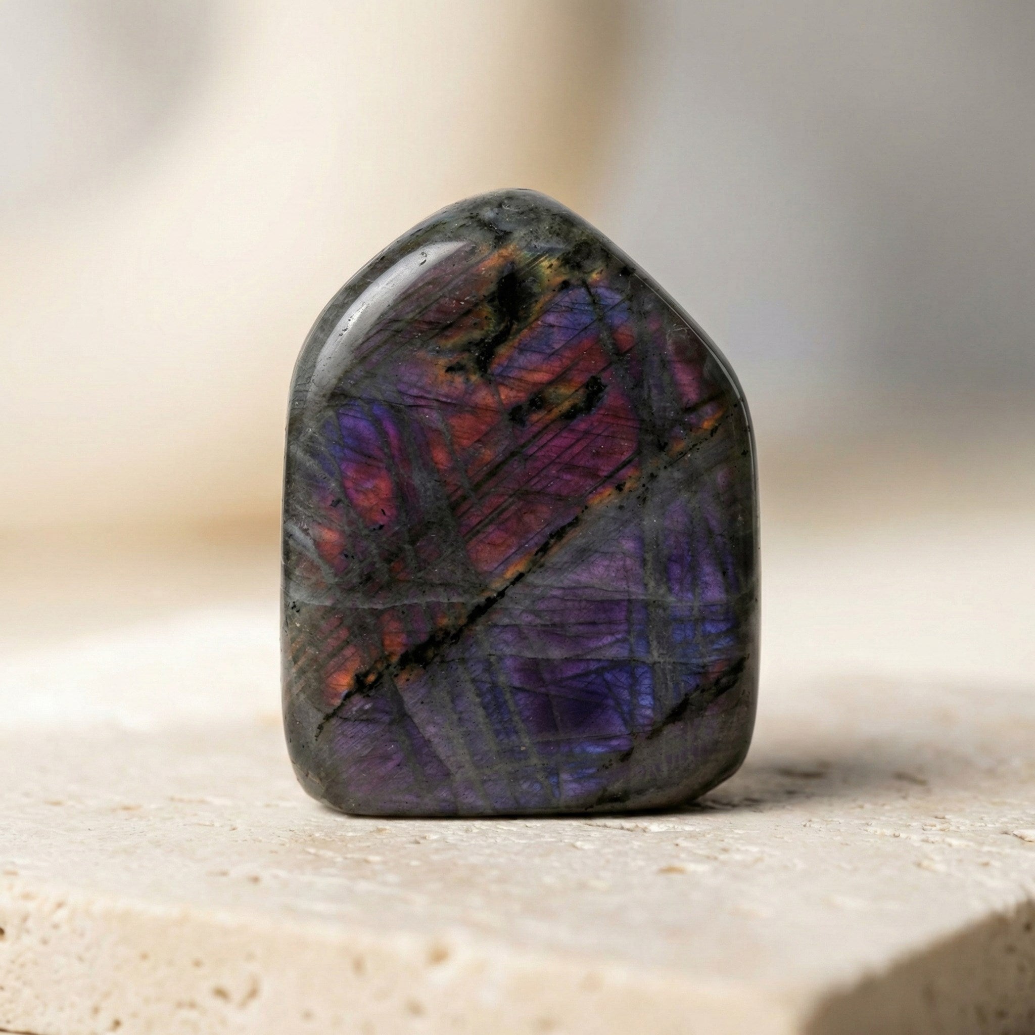 Labradorit Doğal Taş Parça – 216 gr | 5,5 × 7 cm