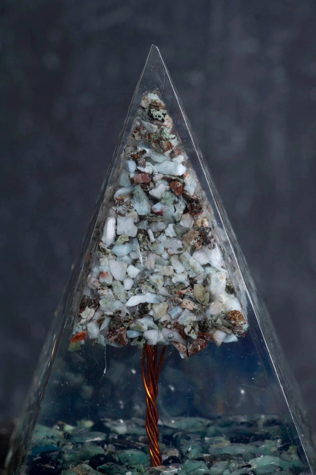 Larimar & Zümrüt Ağaçlı Piramit